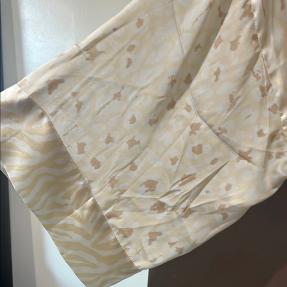 Show Me Your Mumu Ivory and Cream Animal Print Robe - Picture 6 of 6